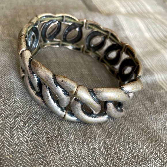 Premier Designs Matte Silver Stretch Bracelet - Picture 1 of 2